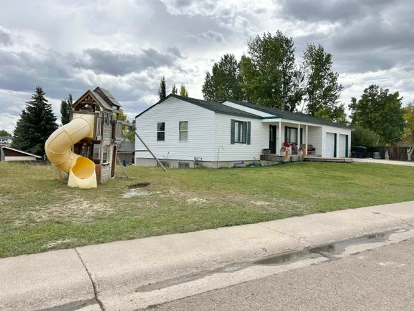 $229,900 | 1002 Sorensen Drive, Kemmerer, WY 83101