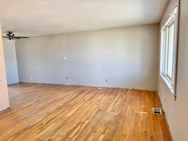 $229,900 | 1002 Sorensen Drive, Kemmerer, WY 83101