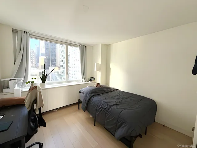 $1,750,000 | 301 West 53rd Street, Unit 9K | Hell's Kitchen