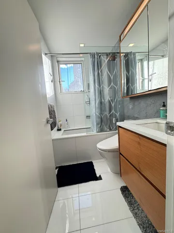 $1,750,000 | 301 West 53rd Street, Unit 9K | Hell's Kitchen