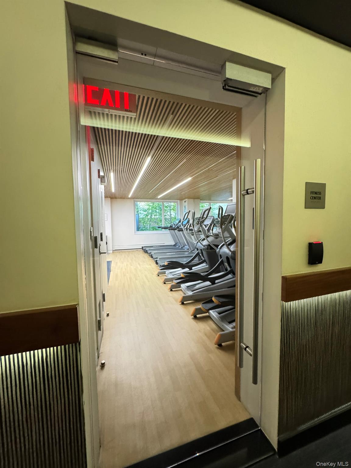 301 West 53rd Street, Unit 9K Manhattan, NY 10019 - Photo 17 of 22 View of workout area