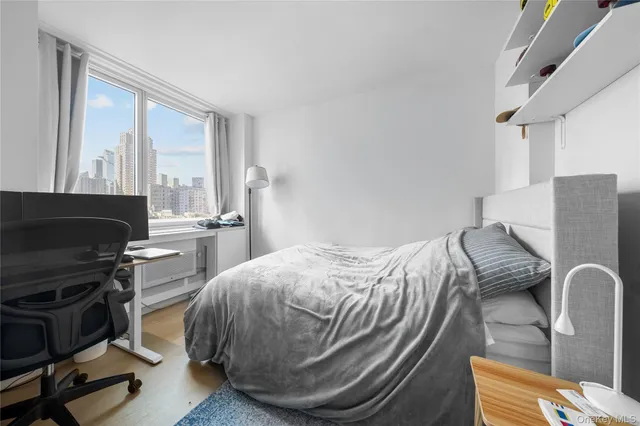$1,750,000 | 301 West 53rd Street, Unit 9K | Hell's Kitchen