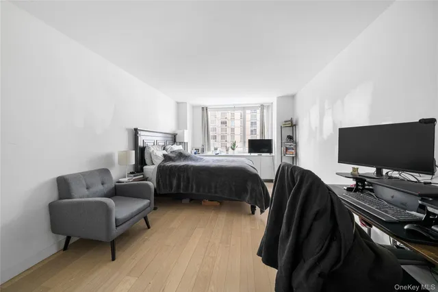 $1,750,000 | 301 West 53rd Street, Unit 9K | Hell's Kitchen