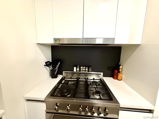 $1,750,000 | 301 West 53rd Street, Unit 9K | Hell's Kitchen