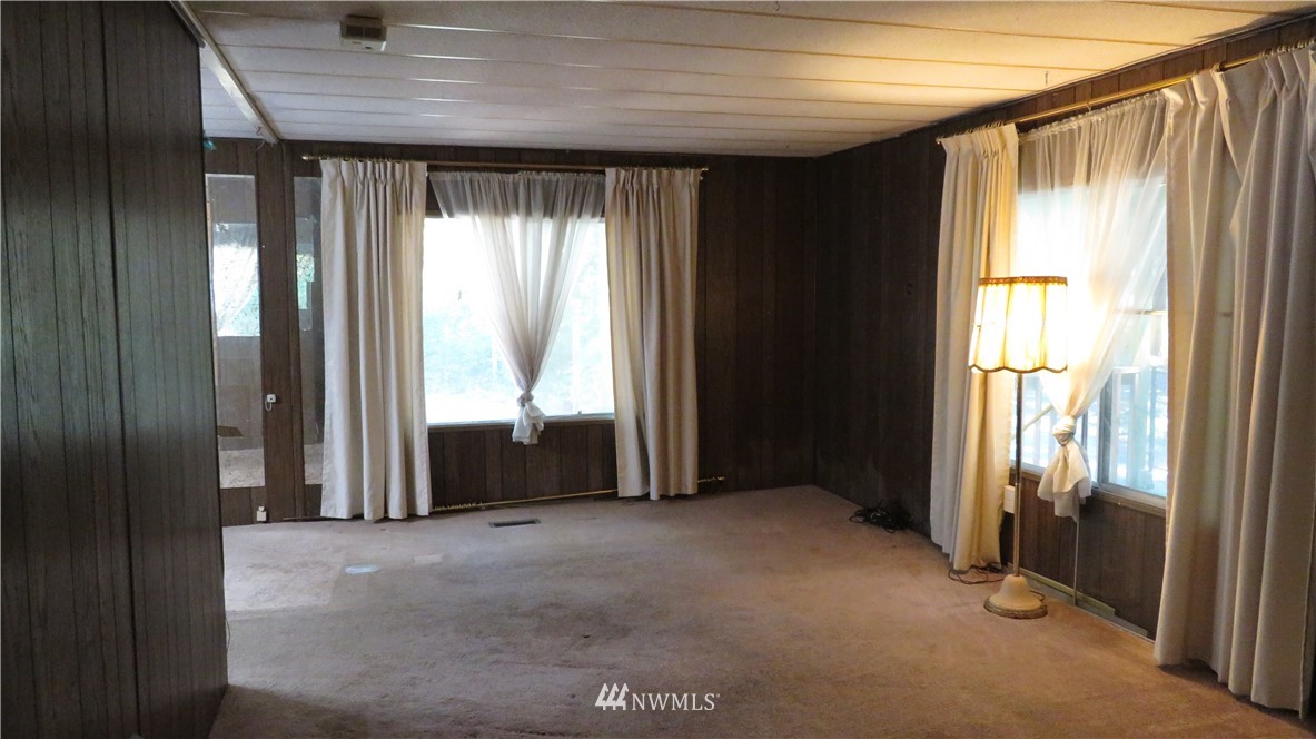 2058 Willeys Lake Road Custer, WA 98240 - Photo 17 of 25 an empty room with windows