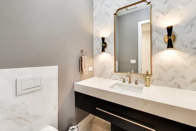 $1,200,000 | 1644 West Diversey Parkway, Unit 1, Chicago, IL 60614