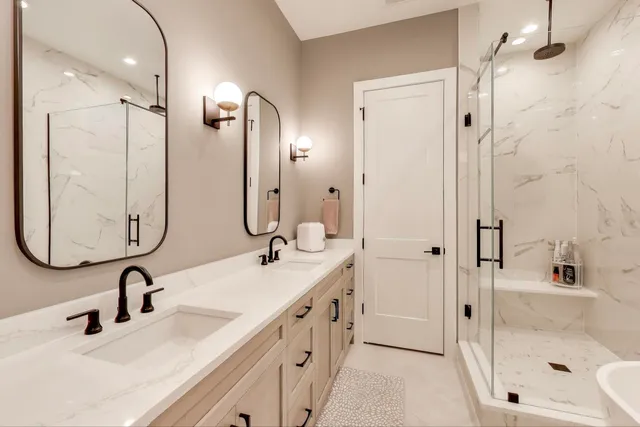 $1,200,000 | 1644 West Diversey Parkway, Unit 1, Chicago, IL 60614