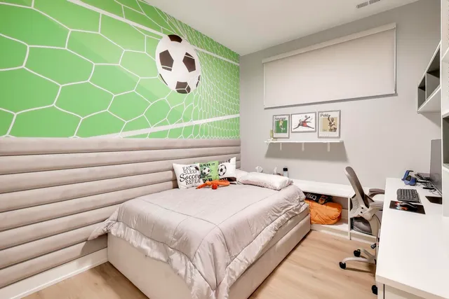 $1,200,000 | 1644 West Diversey Parkway, Unit 1, Chicago, IL 60614