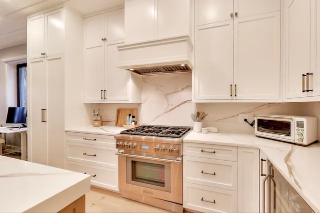 $1,200,000 | 1644 West Diversey Parkway, Unit 1, Chicago, IL 60614