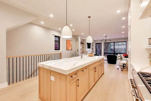 $1,200,000 | 1644 West Diversey Parkway, Unit 1, Chicago, IL 60614