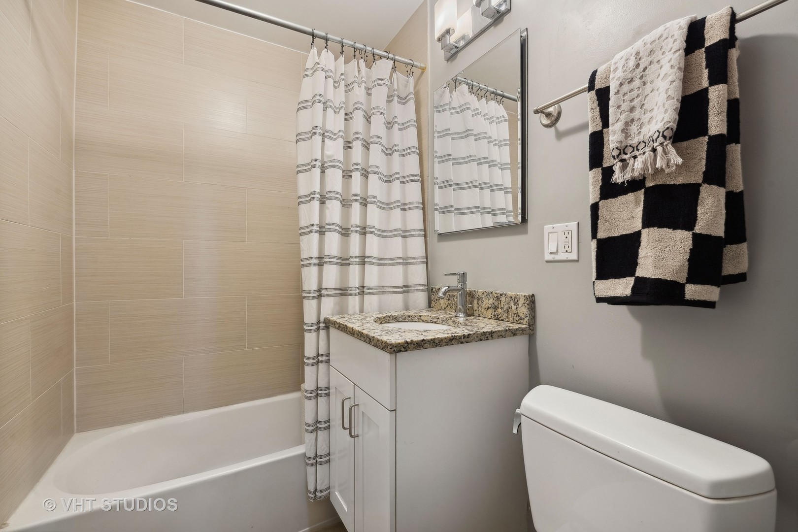 2930 North Sheridan Road, Unit 1807 Chicago, IL 60657 - Photo 19 of 22