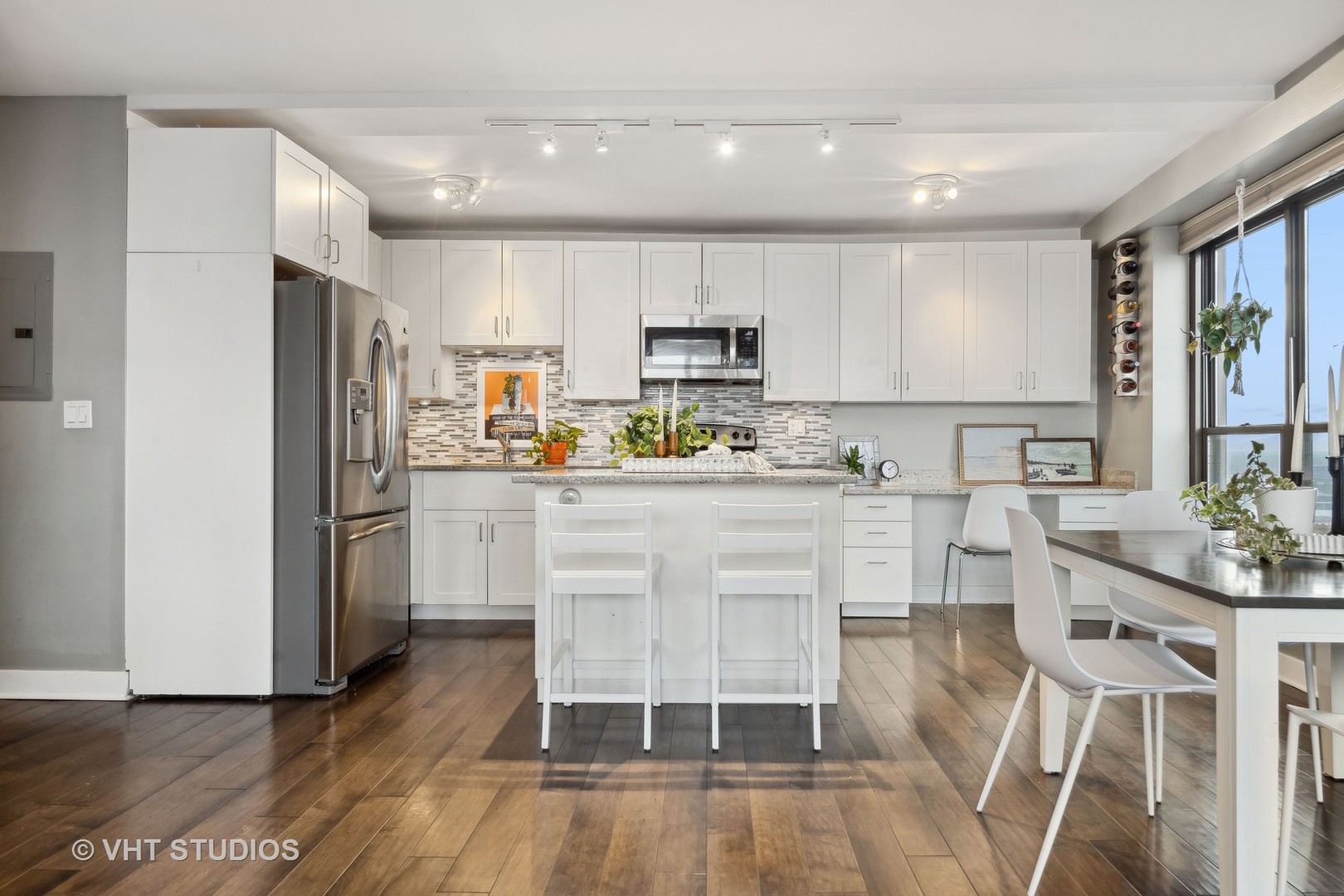 2930 North Sheridan Road, Unit 1807 Chicago, IL 60657 - Photo 6 of 22