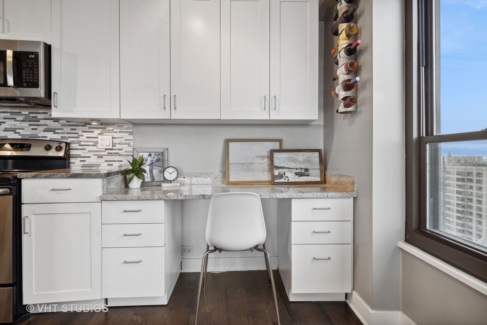 2930 North Sheridan Road, Unit 1807 Chicago, IL 60657 - Photo 9 of 22