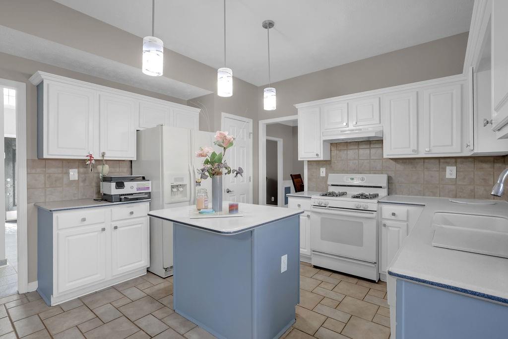 5425 Taylor Road Alpharetta, GA 30022 - Photo 3 of 36