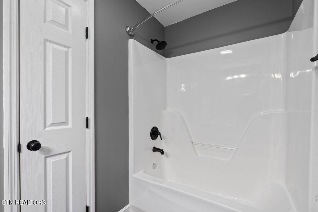 8301 Encounter Trail Powell, TN 37849 - Photo 26 of 40 2nd full bath II