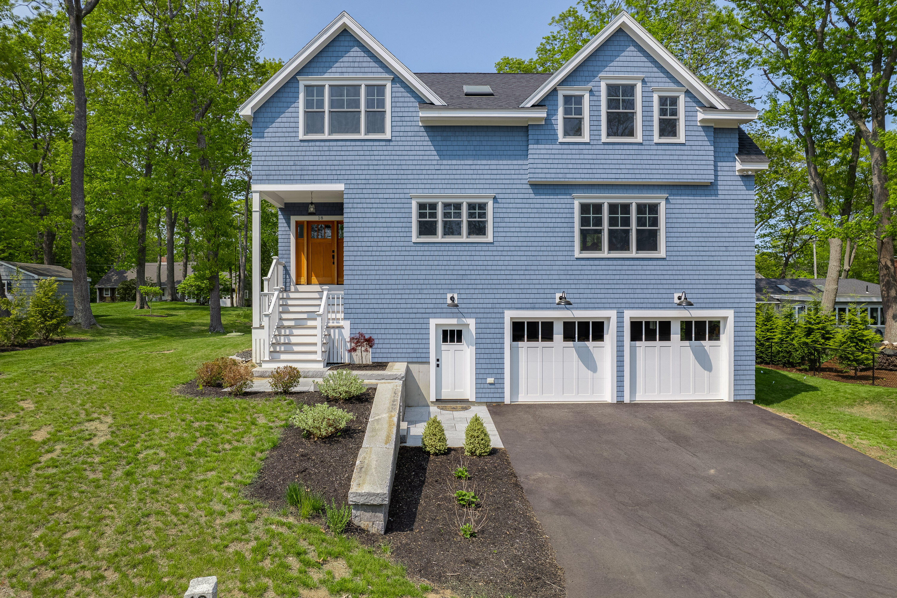 18 Eastern Point Road York, ME 03909 - Photo 2 of 43 Exterior Front
