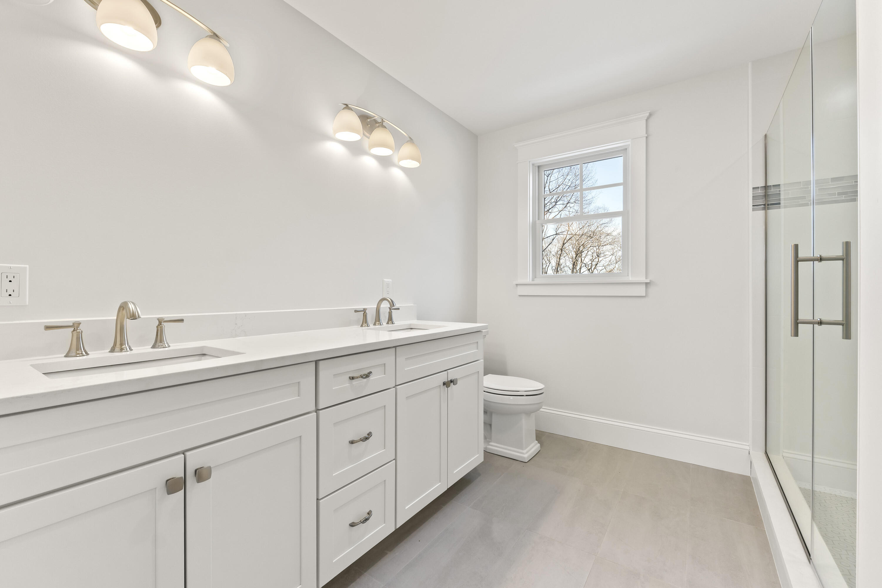 18 Eastern Point Road York, ME 03909 - Photo 27 of 43 Primary Bathroom