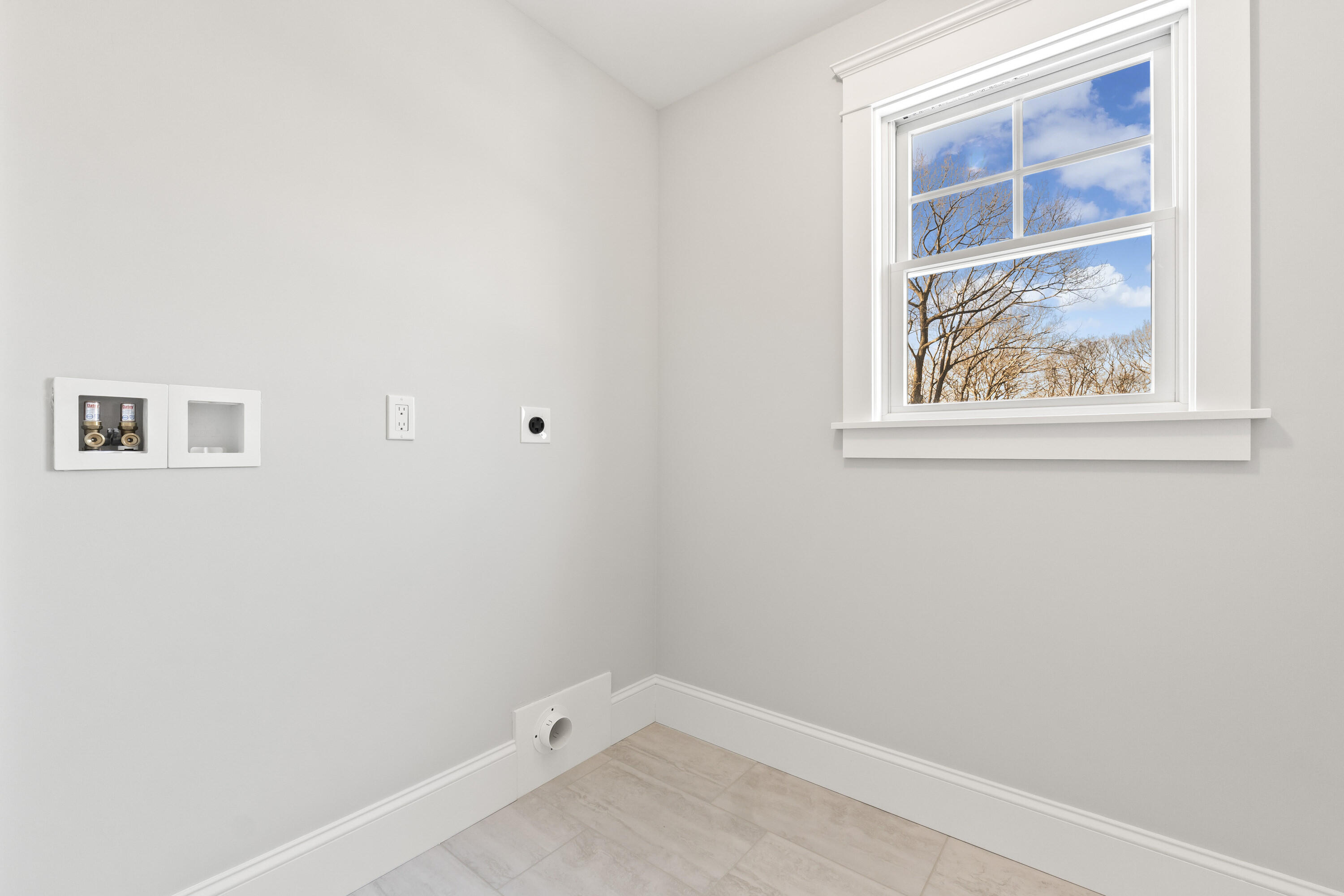 18 Eastern Point Road York, ME 03909 - Photo 34 of 43 Laundry