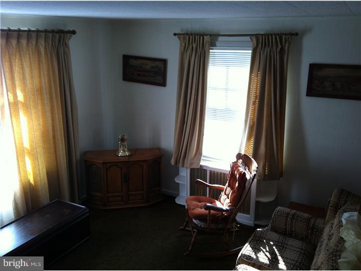 1902 Ford Road Bristol, PA 19007 - Photo 19 of 23 Living Room