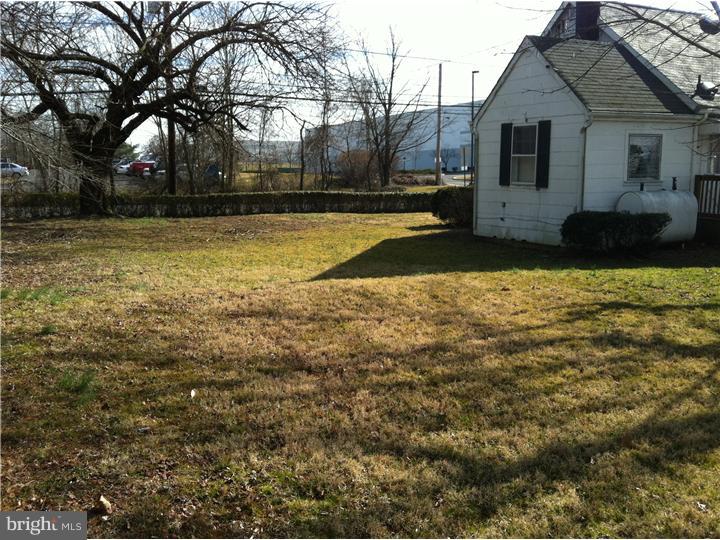 1902 Ford Road Bristol, PA 19007 - Photo 3 of 23 Exterior Back