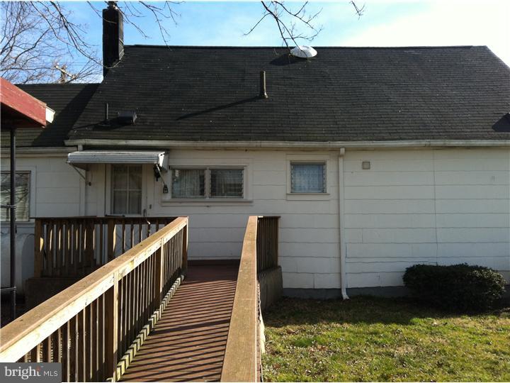 1902 Ford Road Bristol, PA 19007 - Photo 4 of 23 Side Yard