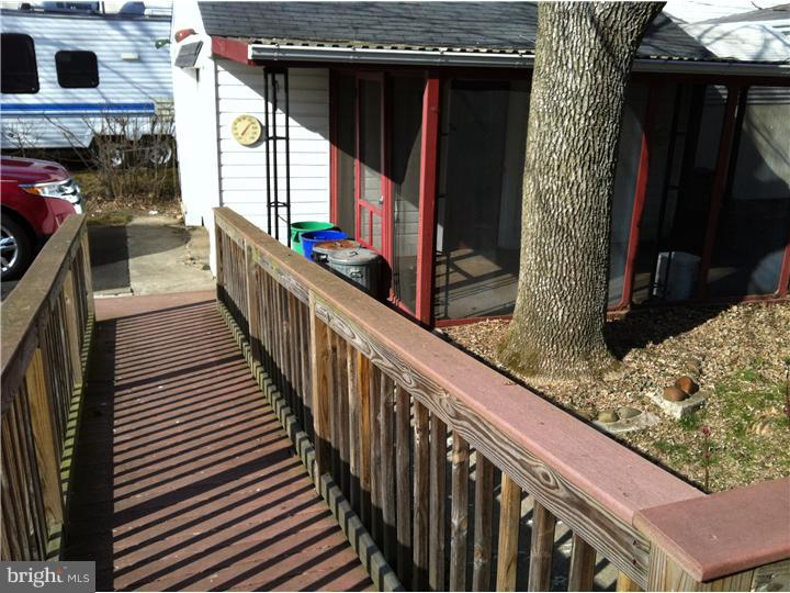 1902 Ford Road Bristol, PA 19007 - Photo 5 of 23 Side Yard