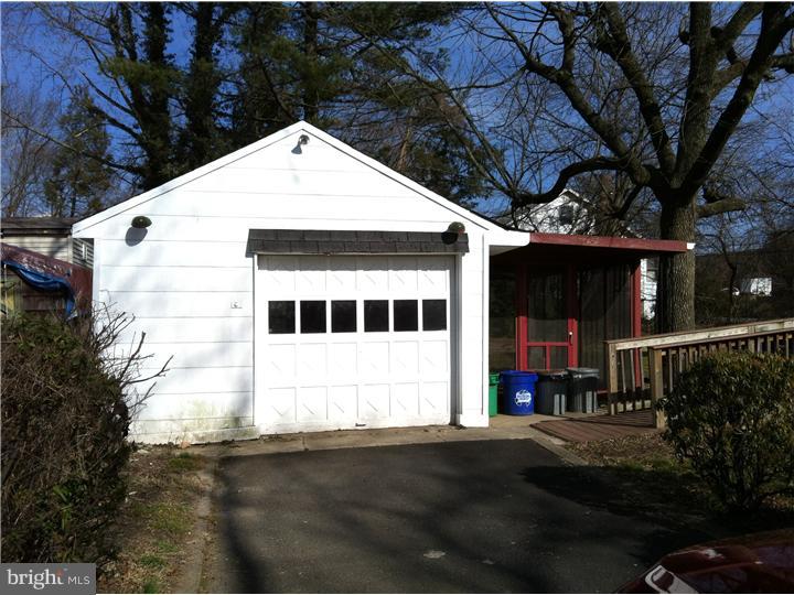 1902 Ford Road Bristol, PA 19007 - Photo 7 of 23 Garage