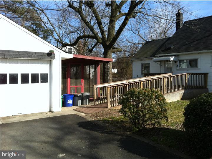 1902 Ford Road Bristol, PA 19007 - Photo 8 of 23 Garage