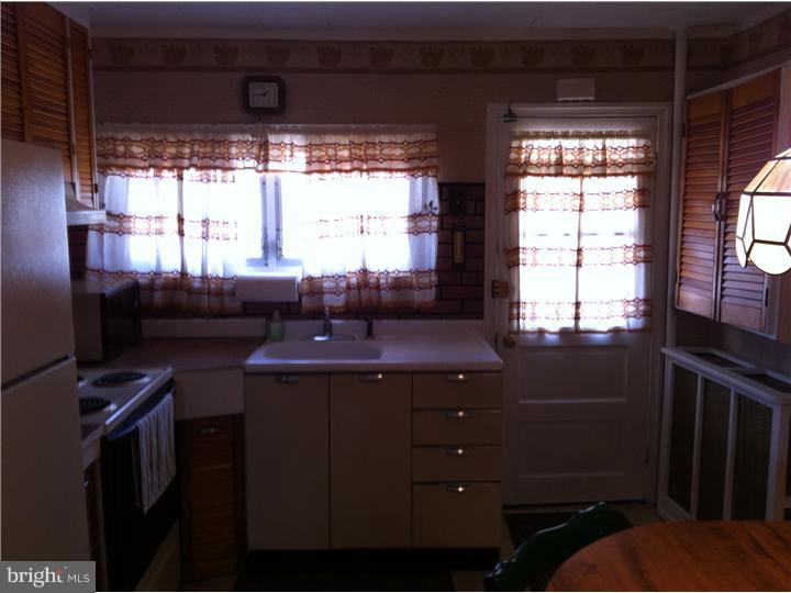 1902 Ford Road Bristol, PA 19007 - Photo 10 of 23 Kitchen
