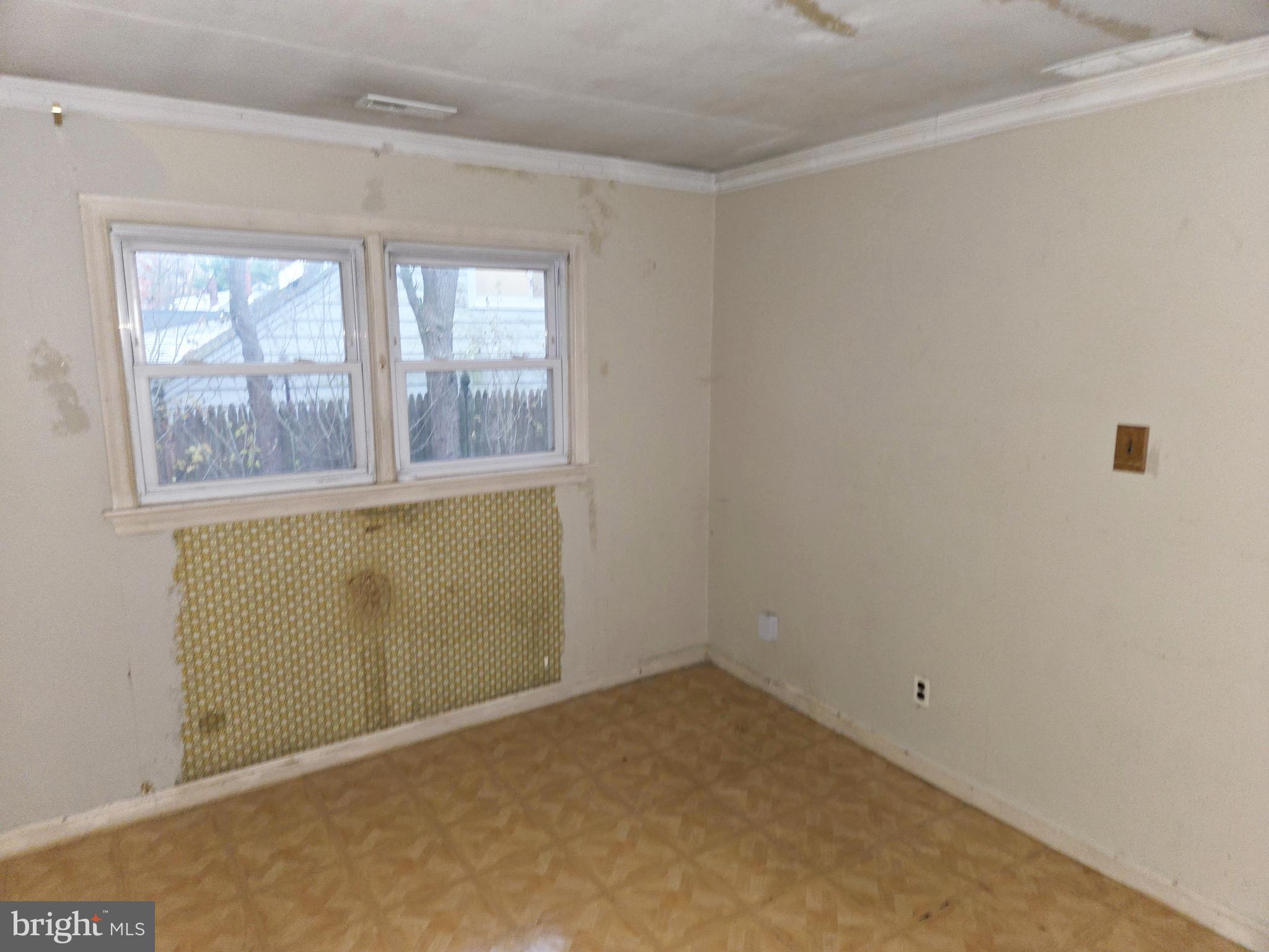 1001 Wayne Road Haddonfield, NJ 08033 - Photo 32 of 34 an empty room with windows
