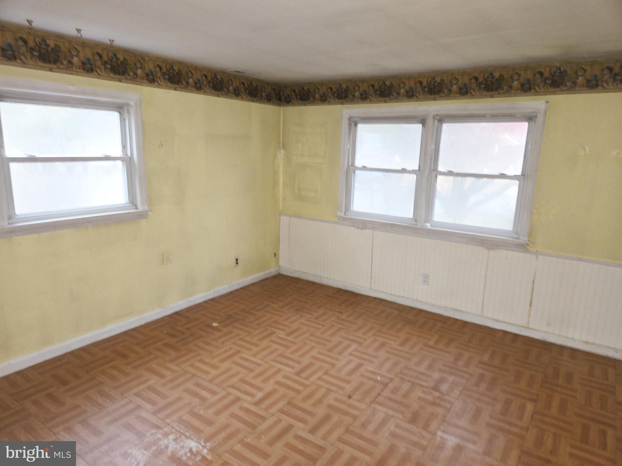 1001 Wayne Road Haddonfield, NJ 08033 - Photo 33 of 34 an empty room with a window