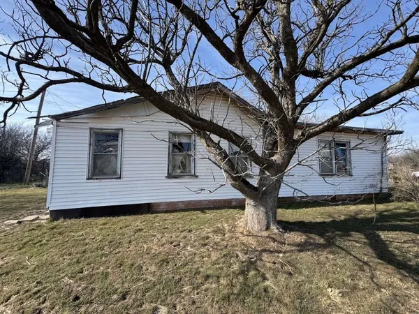 $17,099 | 510 East Franklin Avenue, Electra, TX 76360