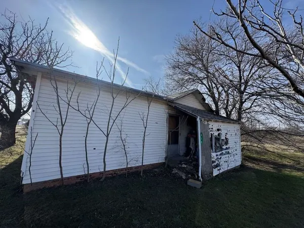 $17,099 | 510 East Franklin Avenue, Electra, TX 76360