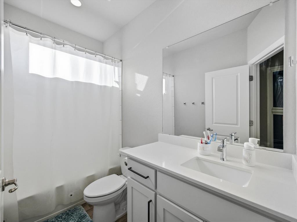 186 Dogwood Avenue Rhome, TX 76078 - Photo 12 of 38