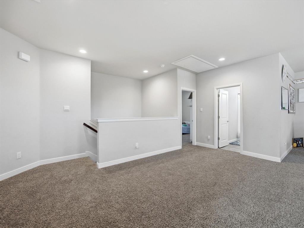 186 Dogwood Avenue Rhome, TX 76078 - Photo 13 of 38