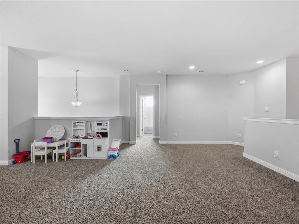 186 Dogwood Avenue Rhome, TX 76078 - Photo 18 of 38