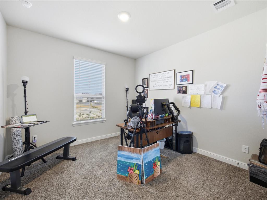 186 Dogwood Avenue Rhome, TX 76078 - Photo 19 of 38