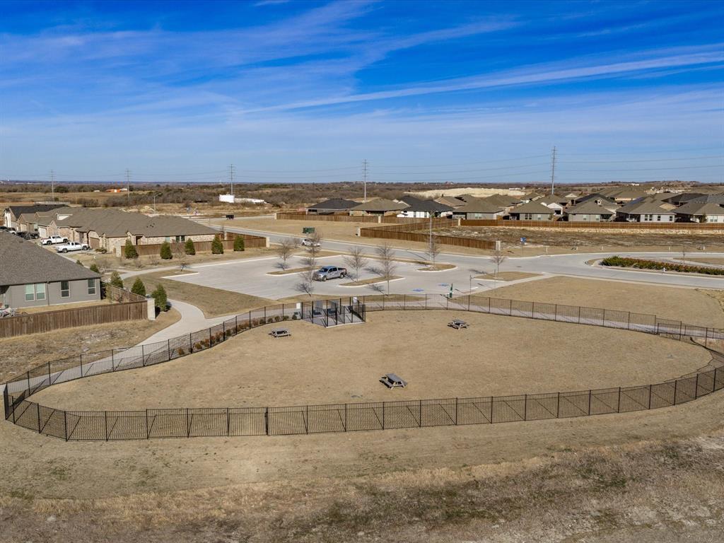 186 Dogwood Avenue Rhome, TX 76078 - Photo 24 of 38