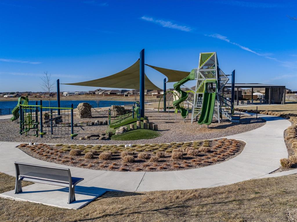 186 Dogwood Avenue Rhome, TX 76078 - Photo 27 of 38