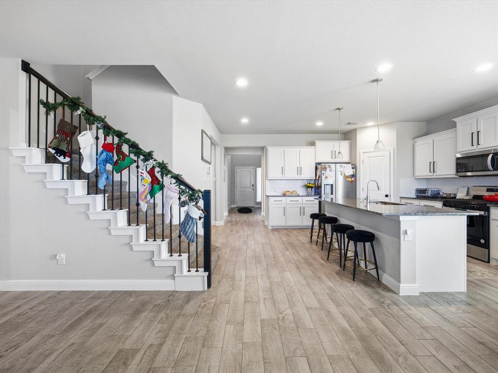 186 Dogwood Avenue Rhome, TX 76078 - Photo 8 of 38