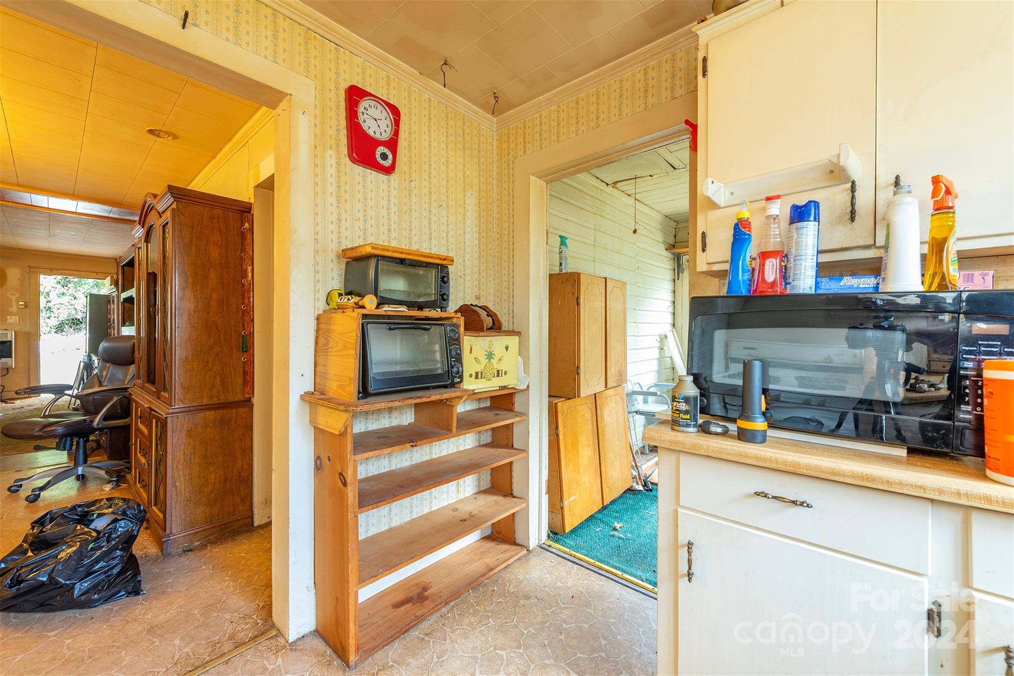 139 Hickory Street Rutherfordton, NC 28139 - Photo 10 of 19 a utility room with dryer and washer