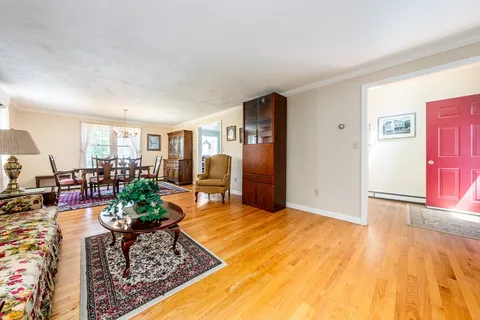 $895,000 | 976 Route 6A, Yarmouth, MA 02675