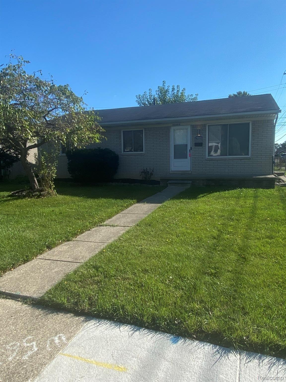23006 Roxana Avenue Eastpointe, MI 48021 - Photo 1 of 19 IMG_3205.JPEG