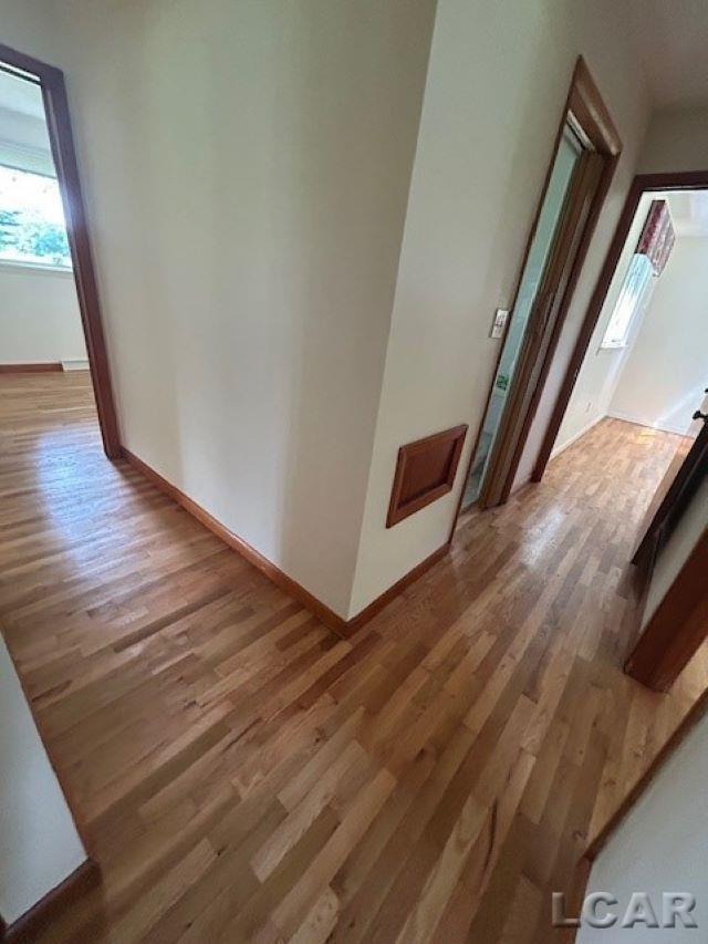 3846 Kaiser Road Tecumseh, MI 49286 - Photo 17 of 28 Back Hallway
