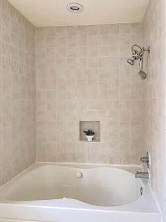 $2,195 | 4035 Lotus Drive, Pearland, TX 77584