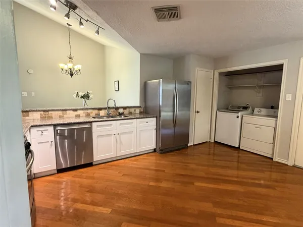 $2,195 | 4035 Lotus Drive, Pearland, TX 77584