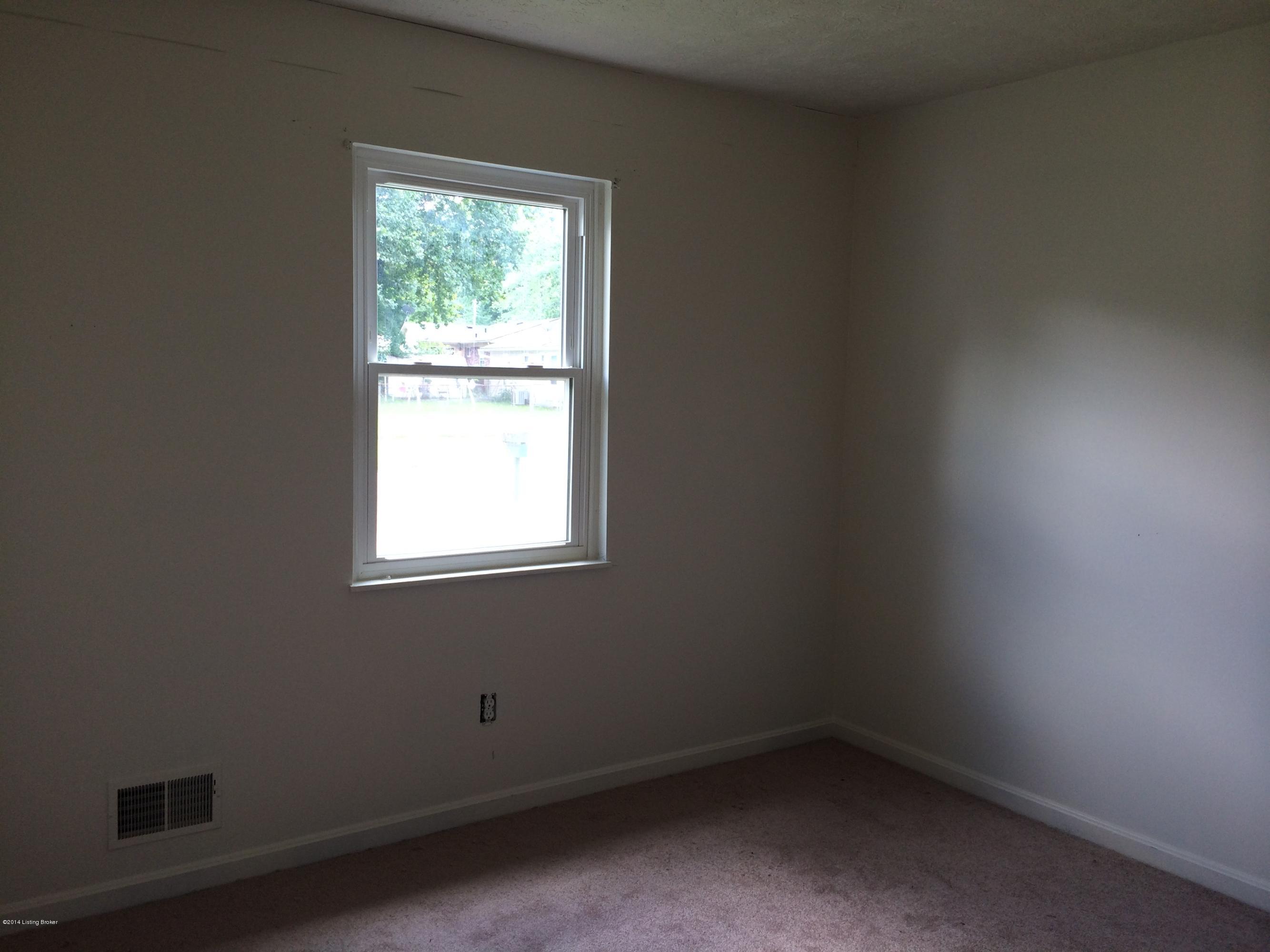 4623 Frel Road Louisville, KY 40272 - Photo 7 of 11 bedroom