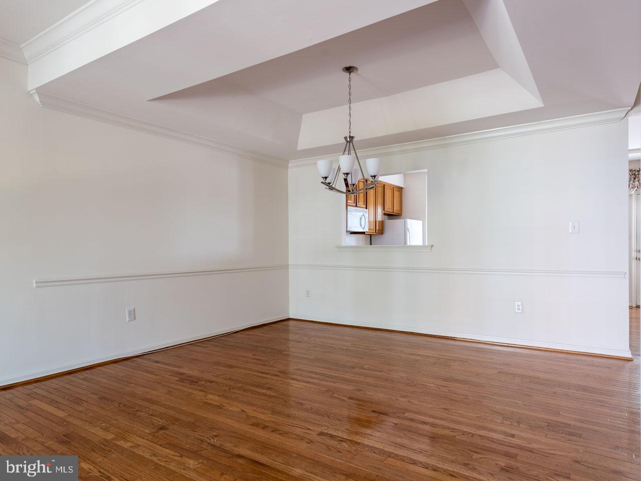 6513 Major Street Alexandria, VA 22312 - Photo 12 of 31 Dining room