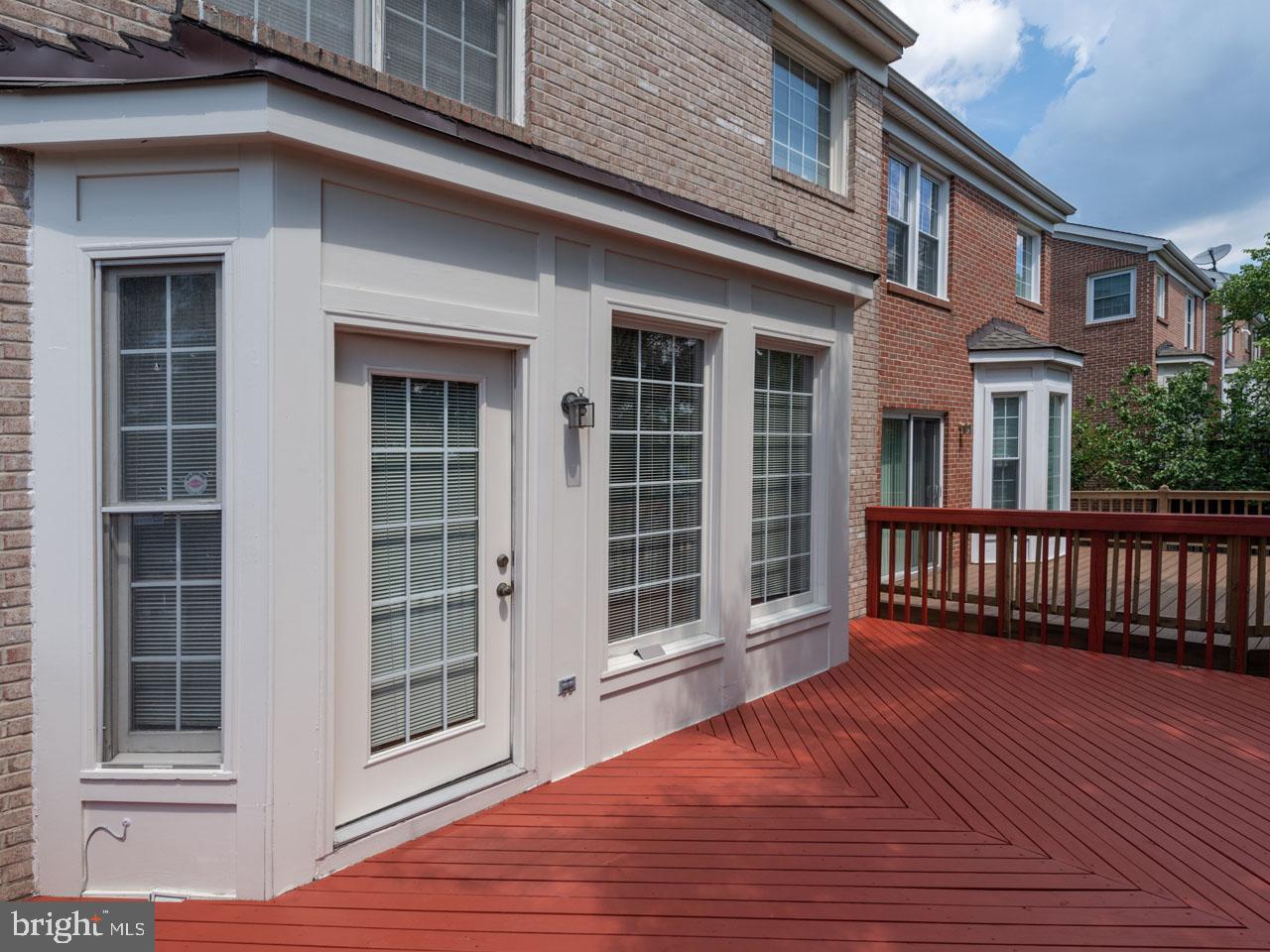 6513 Major Street Alexandria, VA 22312 - Photo 18 of 31 Deck
