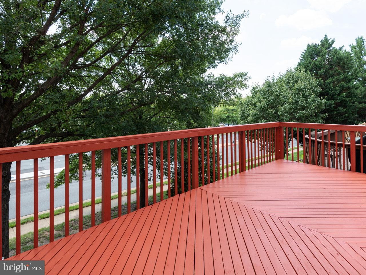 6513 Major Street Alexandria, VA 22312 - Photo 19 of 31 Deck